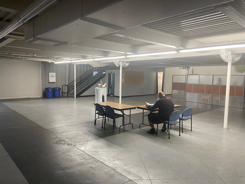 More Photos Of 94-076 Leokane St, Waipahu Warehouse For Sale