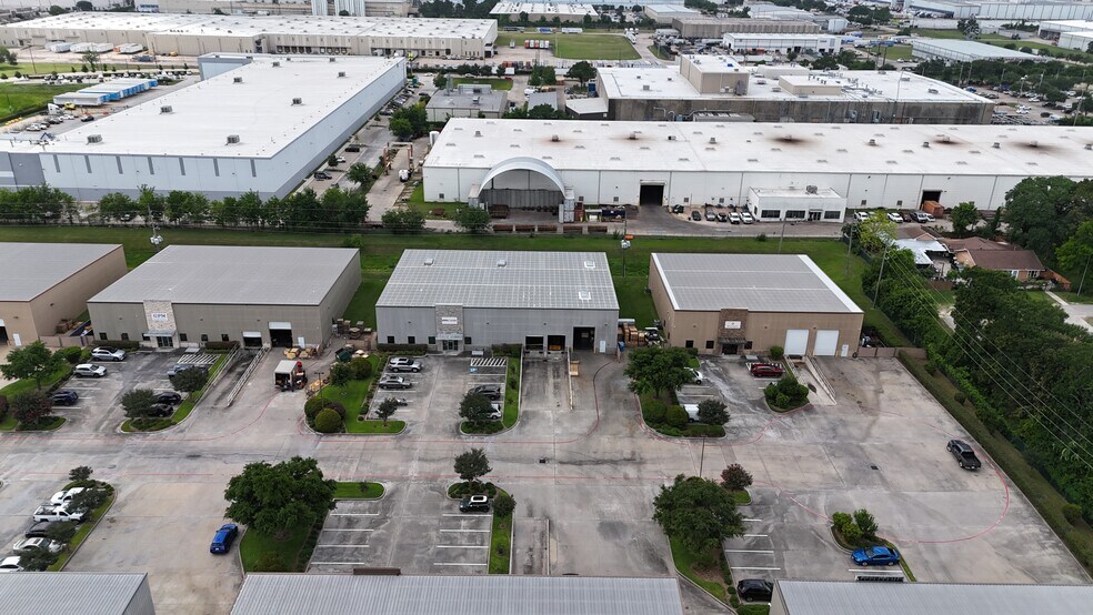 More Photos Of 5609 Campbell Rd, Houston Warehouse For Lease