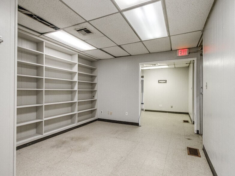 More Photos Of 5835 S Pennsylvania Ave, Oklahoma City Medical For Sale