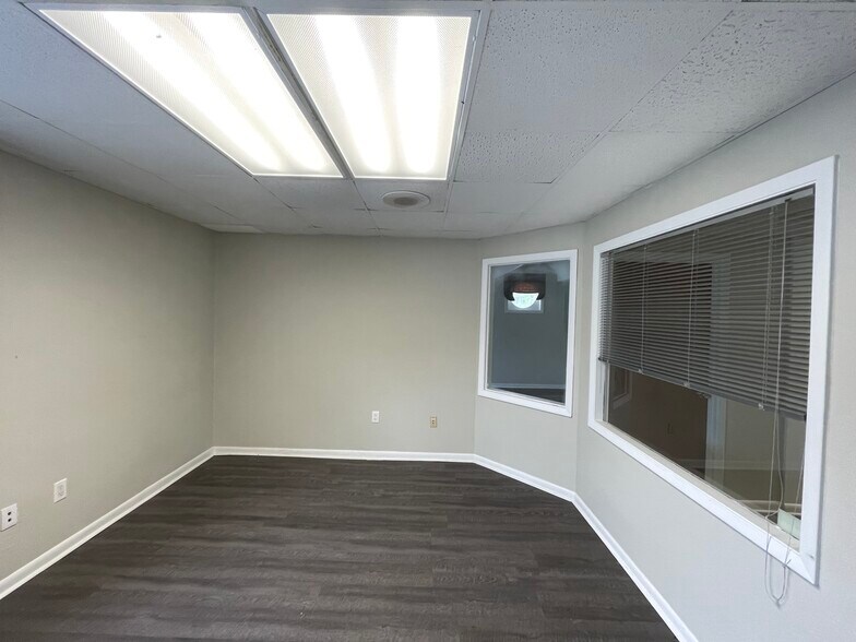 More Photos Of 710 W Colonial Dr, Orlando Office For Lease