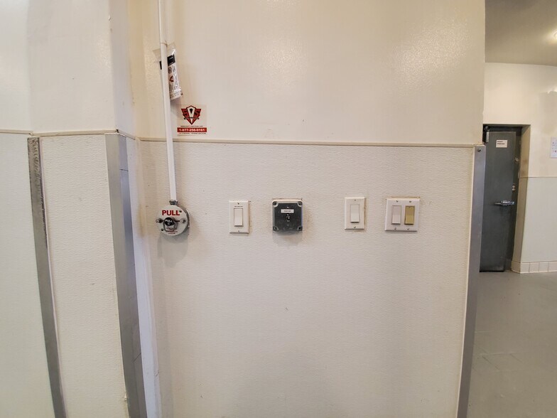 More Photos Of 3414 W Washington Blvd, Los Angeles Storefront Retail Residential For Sale