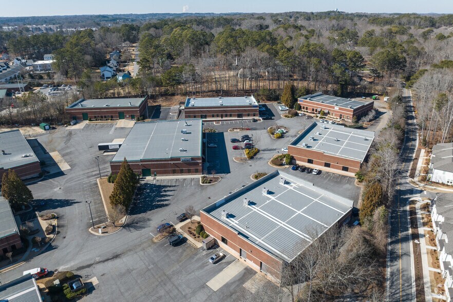 More Photos Of 119 Arnold Mill Pk, Woodstock Light Manufacturing For Lease
