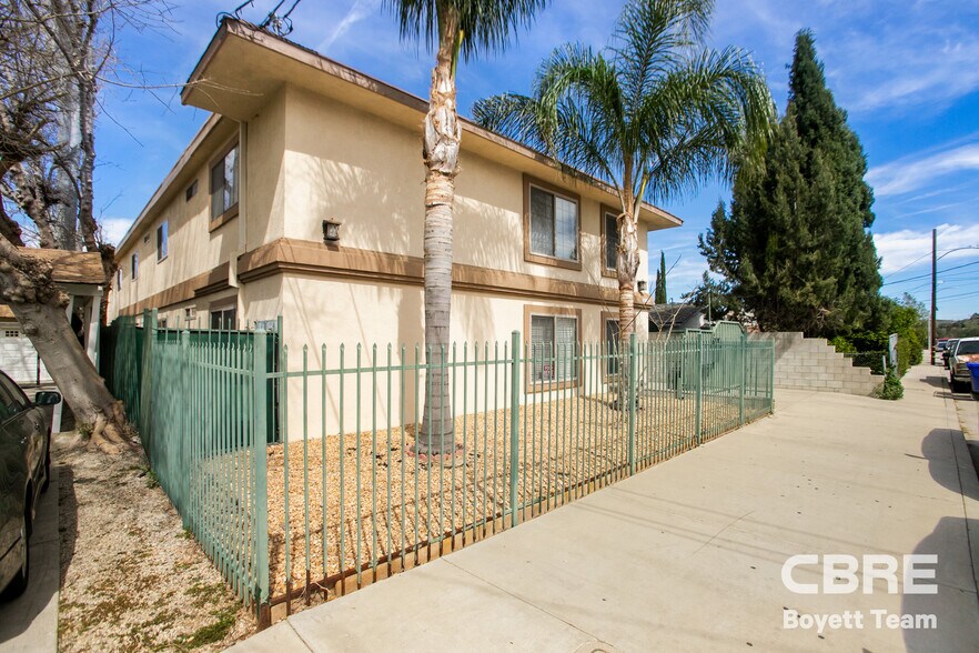 More Photos Of 22607 14th St, Newhall Apartments For Sale