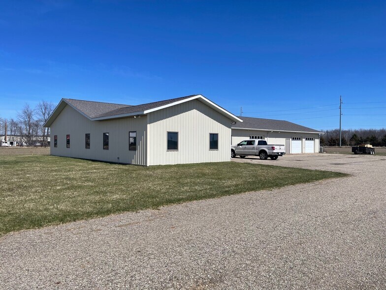 More Photos Of 15675 Morris Industrial Dr, Schoolcraft Industrial For Sale