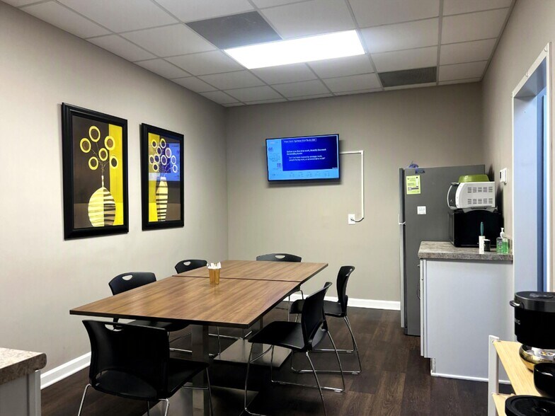 More Photos Of 1225 Maple Ave SW, Roanoke Medical For Sale