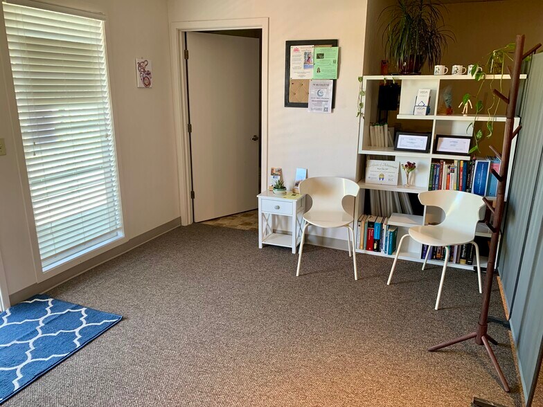 More Photos Of 477 NE Greenwood Ave, Bend Loft Creative Space For Sale