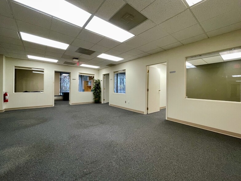 More Photos Of 90 Grove St, Ridgefield Medical For Sale