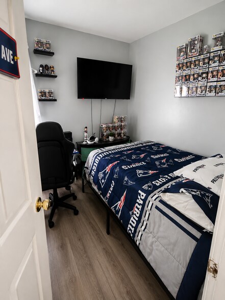 More Photos Of 18-20 Lawrence St, Hartford Apartments For Sale