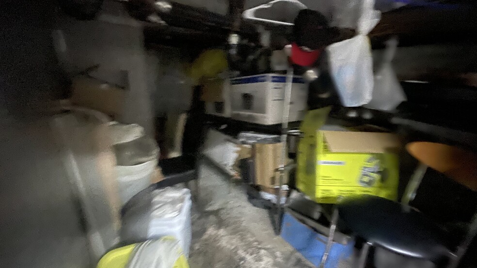 More Photos Of Manhattan Avenue Ave @ Norman Avenue, Brooklyn General Retail For Lease