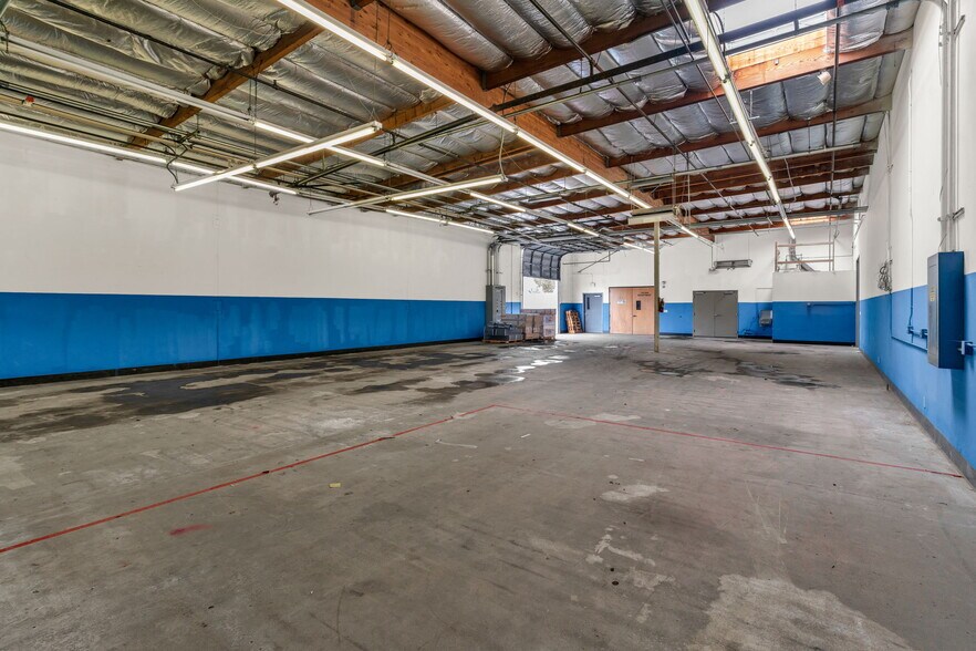 More Photos Of 44368-44370 Old Warm Springs Blvd, Fremont Warehouse For Lease