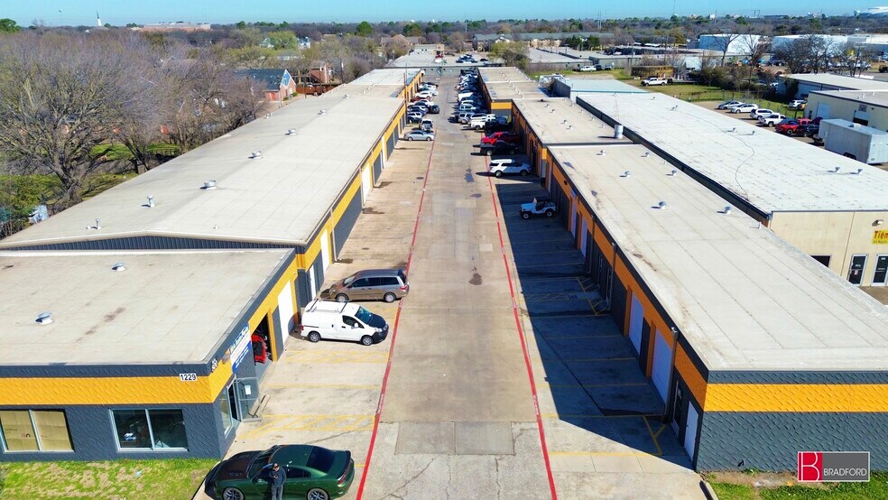 More Photos Of 1229 Colorado Ln, Arlington Unknown For Lease