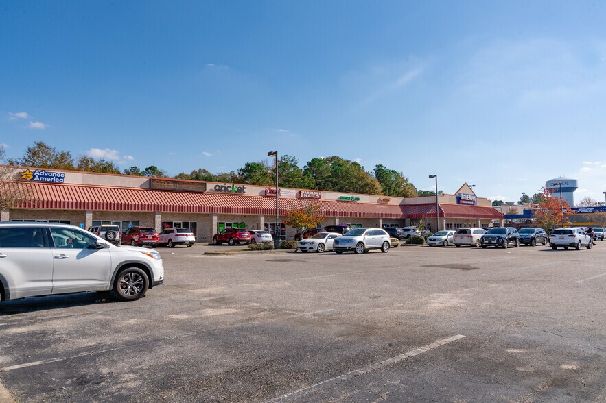 More Photos Of 3255 S Oates St, Dothan General Retail For Sale