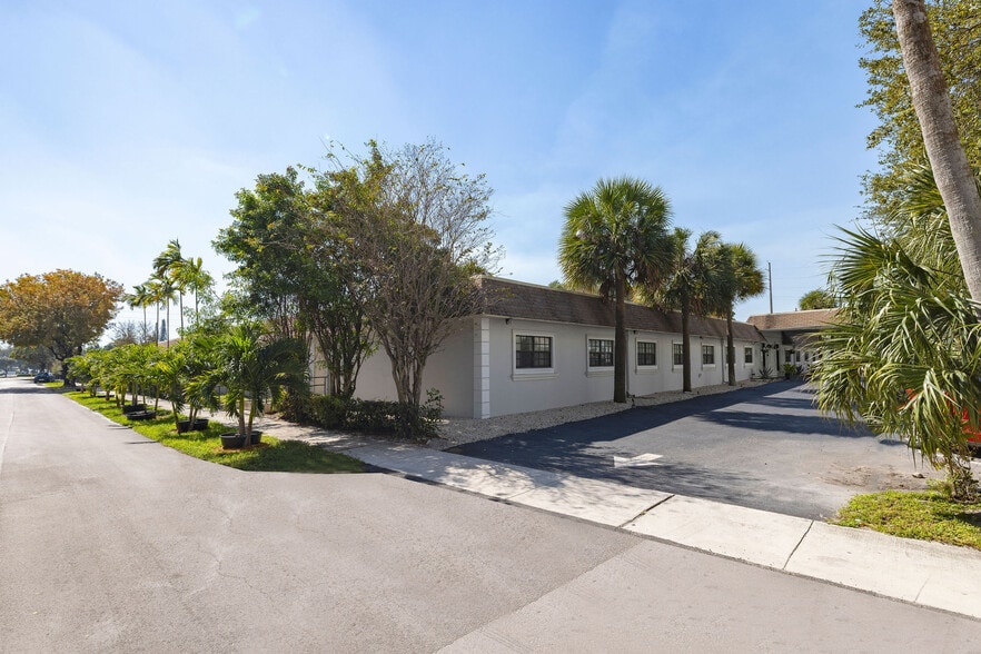 More Photos Of 151 SW 1st St, Dania Beach Assisted Living For Lease