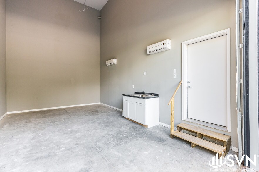 More Photos Of 451 S Ashland Ave, Lexington Storefront Retail Residential For Sale