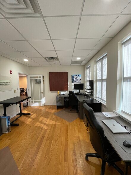 More Photos Of 1704 Maxwell Dr, Wall Township Office For Lease