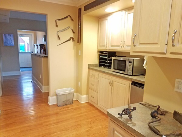 More Photos Of 1223 E Chocolate Ave, Hershey Freestanding For Sale