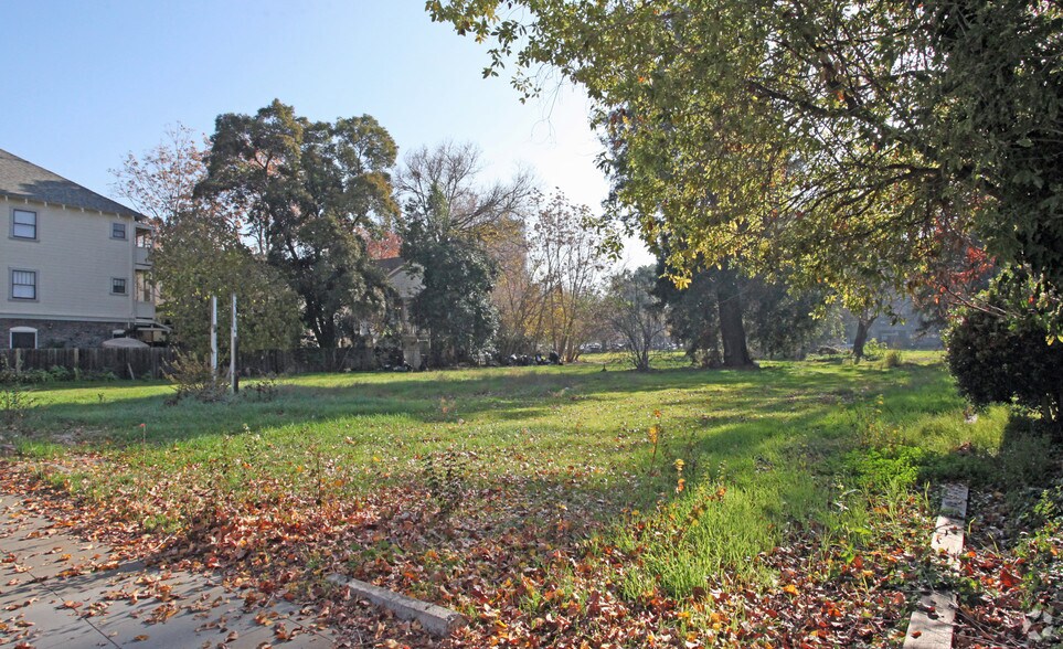 More Photos Of 714-722 E St, Sacramento Land For Sale