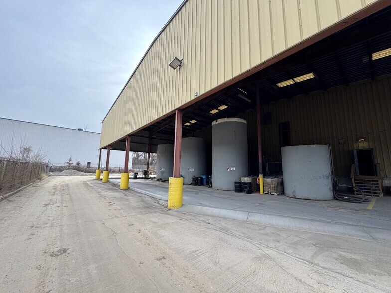 More Photos Of 1811 N Topping Ave, Kansas City Warehouse For Sale