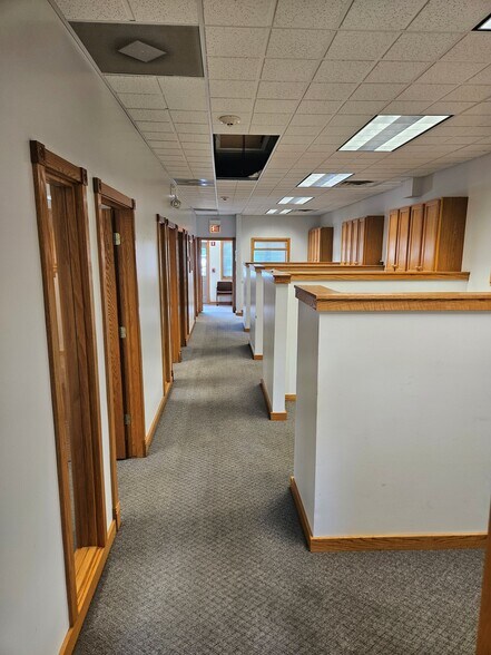 More Photos Of 6400 W College Dr, Palos Heights Medical For Lease