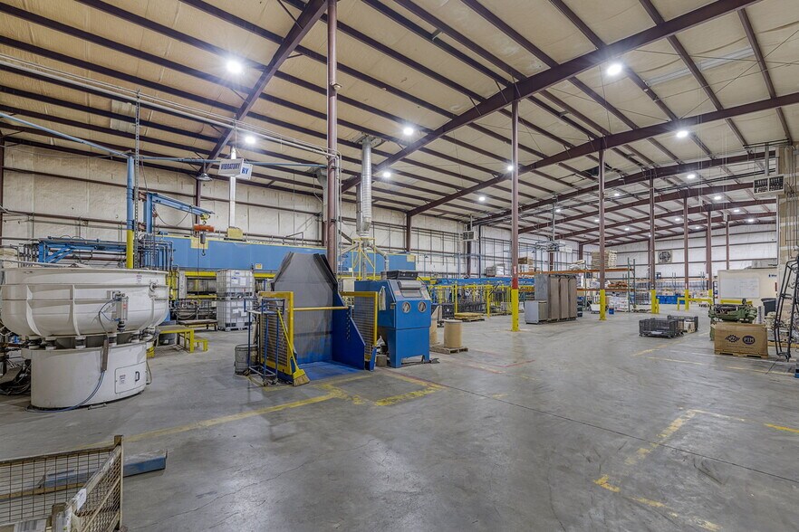 More Photos Of 122 McDougall Ct, Greenville Warehouse For Lease