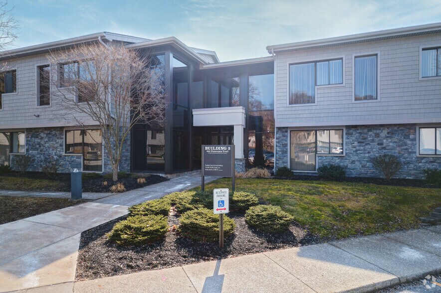 More Photos Of 625 Panorama Trl, Penfield Unknown For Lease