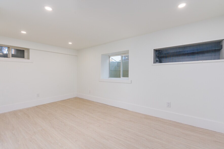 More Photos Of 9452 Fletcher St, Chilliwack Apartments For Sale