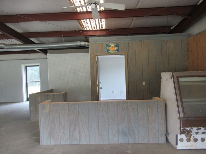 More Photos Of 220 SE Pike Rd, Sumter Garden Center For Lease