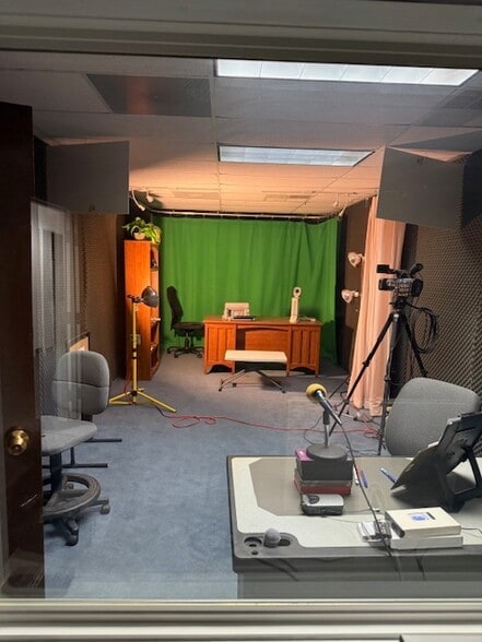 More Photos Of 1059 E Tri County Blvd, Oliver Springs Office Residential For Sale