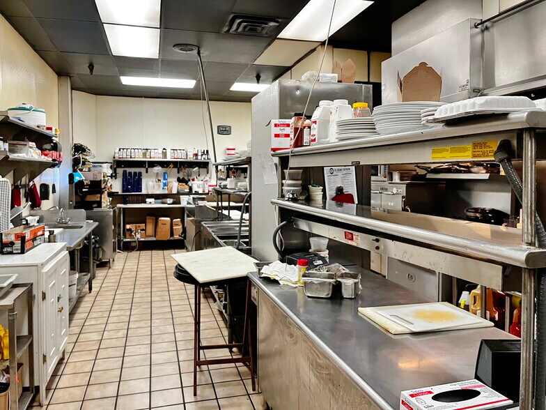 More Photos Of 32 N Dupont Hwy, Selbyville Unknown For Lease