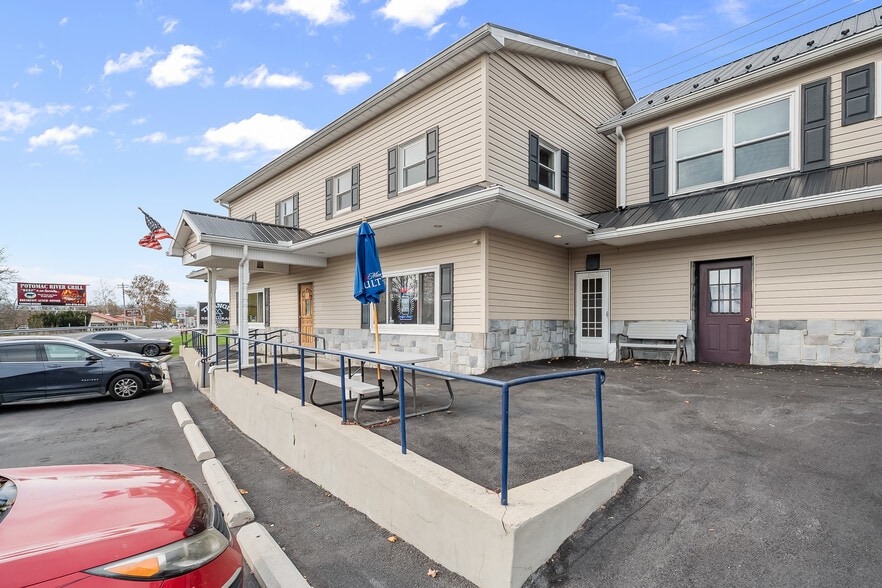 More Photos Of 200 E Main St, Hancock Restaurant For Sale