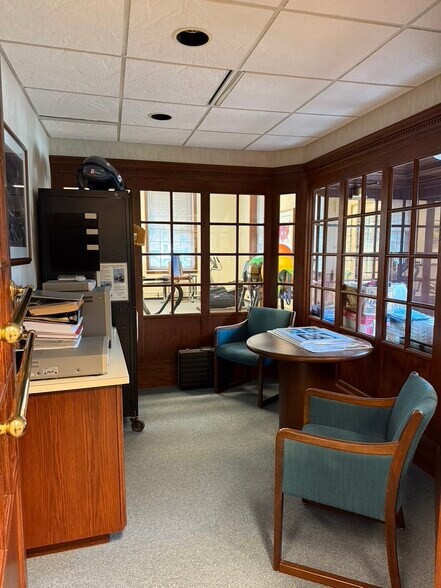 More Photos Of 34 W Washington St, Chagrin Falls Medical For Sale