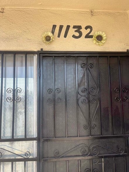 More Photos Of 11132-11138 S Prairie Ave, Inglewood Storefront Retail Residential For Lease