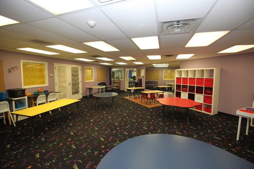 More Photos Of 3421 E Walnut St, Pearland Daycare Center For Sale