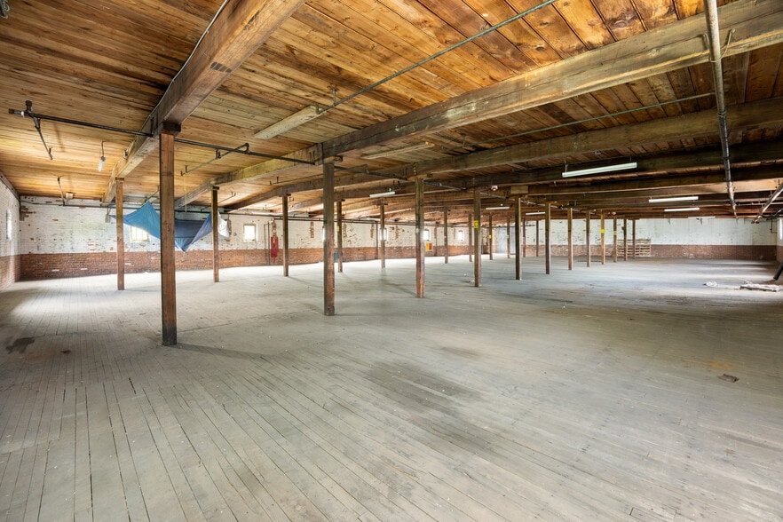 More Photos Of 3161 High St., Palmer Industrial For Sale
