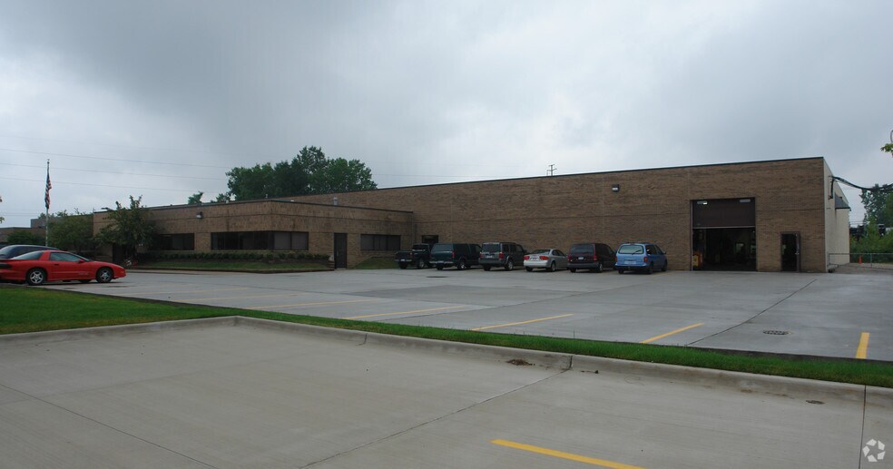 More Photos Of 27555 College Park Dr, Warren Manufacturing For Lease