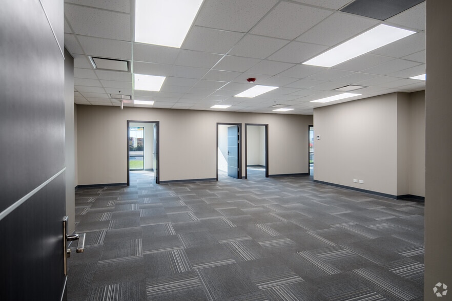 More Photos Of 9950 Lawrence Ave, Schiller Park Unknown For Lease