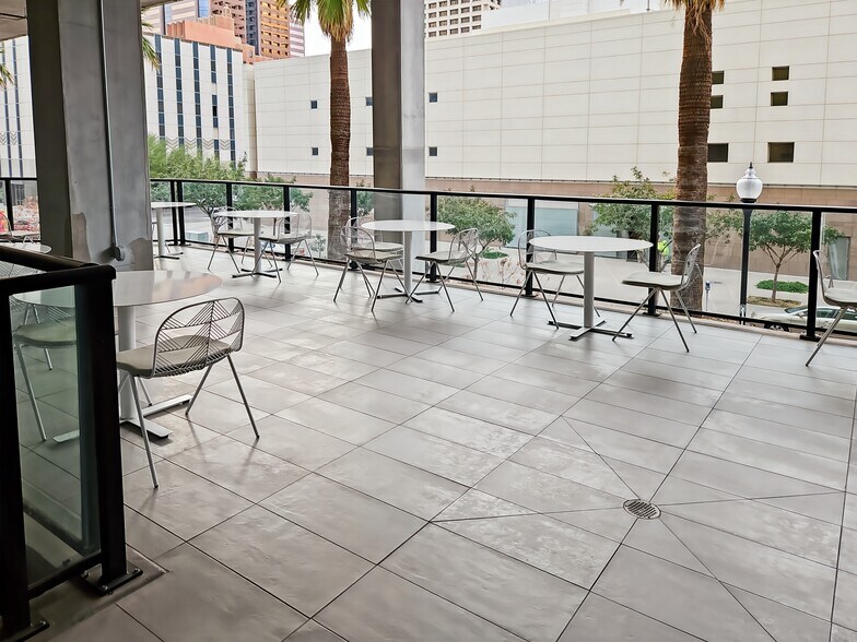 More Photos Of 200 W Monroe St, Phoenix Coworking Space