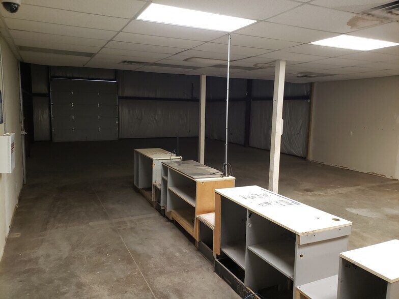 More Photos Of 74 Fm 2119, Pecos Industrial For Lease