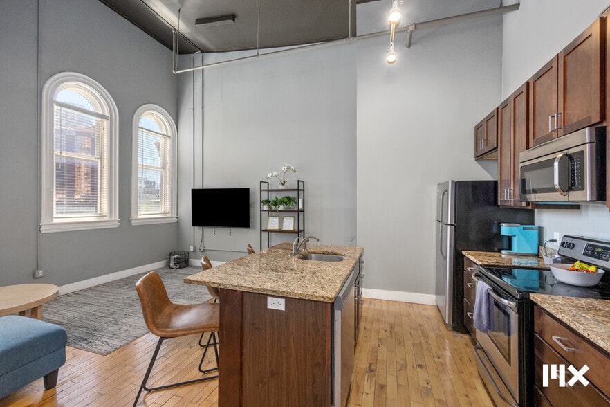 More Photos Of 139 Pearl St NW, Grand Rapids Multifamily For Sale