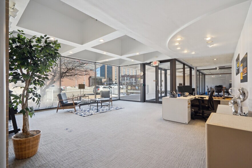 More Photos Of 512 Jefferson Street, Waterloo Office Residential For Sale