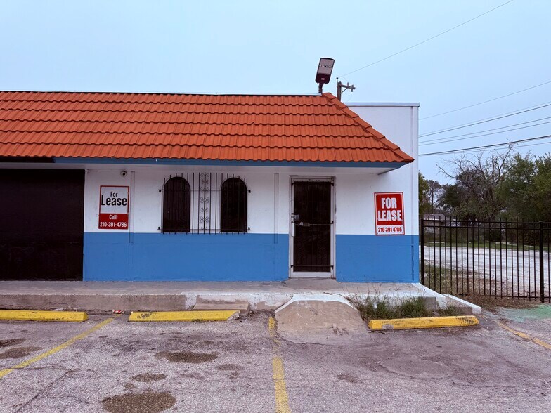 Primary Photo Of 1246 S General McMullen Dr, San Antonio Storefront Retail Office For Lease