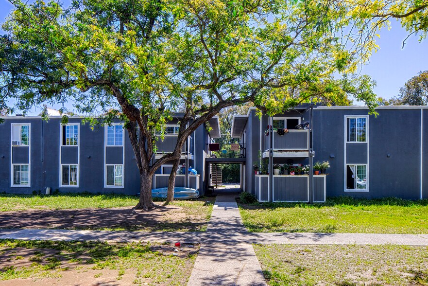 More Photos Of 6267 Martin Luther King Jr Blvd, Sacramento Apartments For Sale