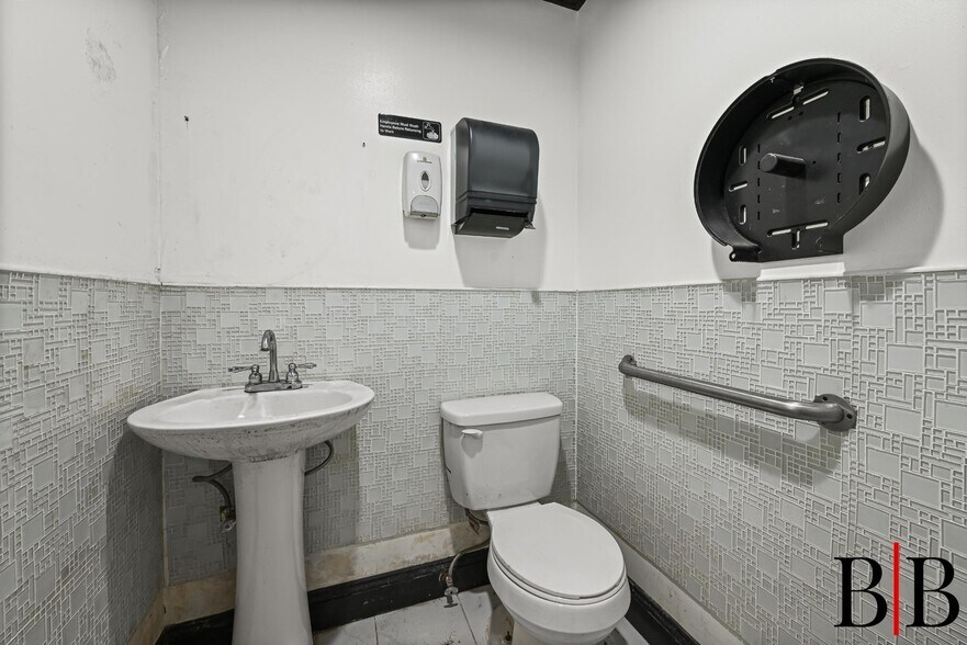 More Photos Of 2178 Flatbush Ave, Brooklyn Storefront Retail Office For Sale