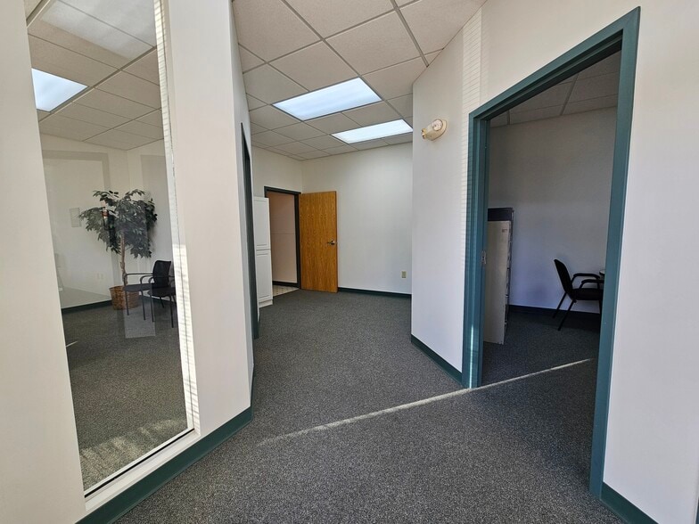 More Photos Of 2220 S Fraser St, Aurora Office For Sale