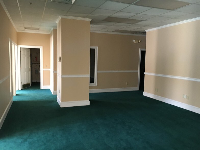 More Photos Of 1539 Greenup Ave, Ashland Office For Lease