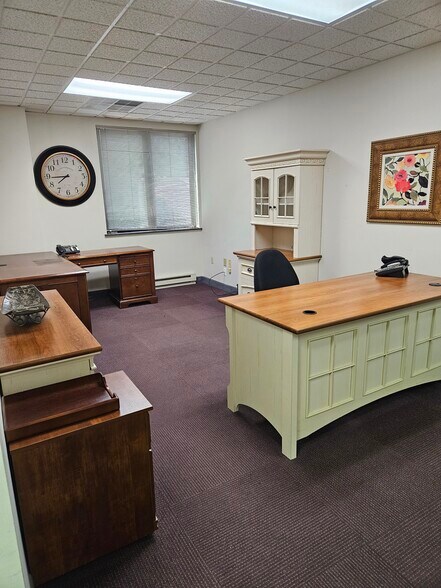 More Photos Of 1150 S Cedar Crest Blvd, Allentown Office For Sale