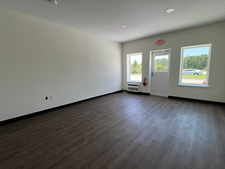 More Photos Of 154 Professional Circle A, Saint Marys Industrial For Lease