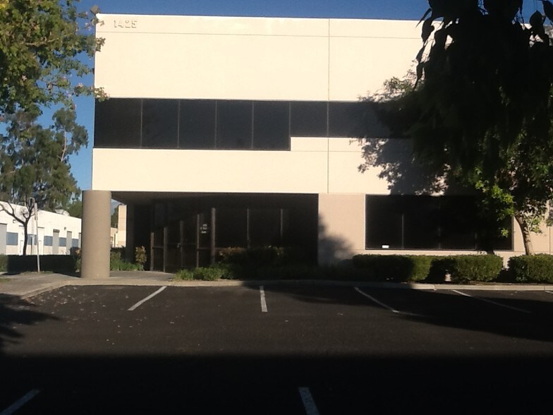 More Photos Of 1425 S Victoria Ct, San Bernardino Research And Development For Lease