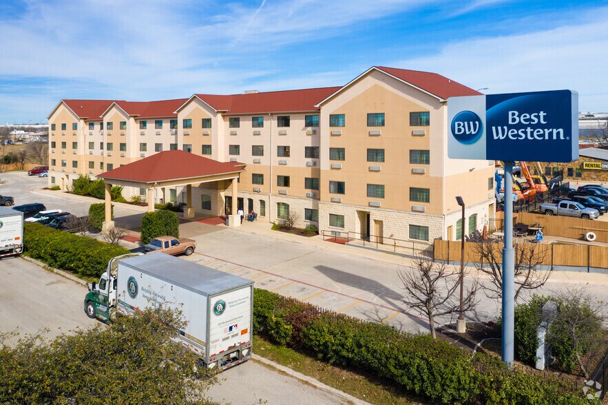Primary Photo Of 4639 Rittiman Rd, San Antonio Hotel For Sale