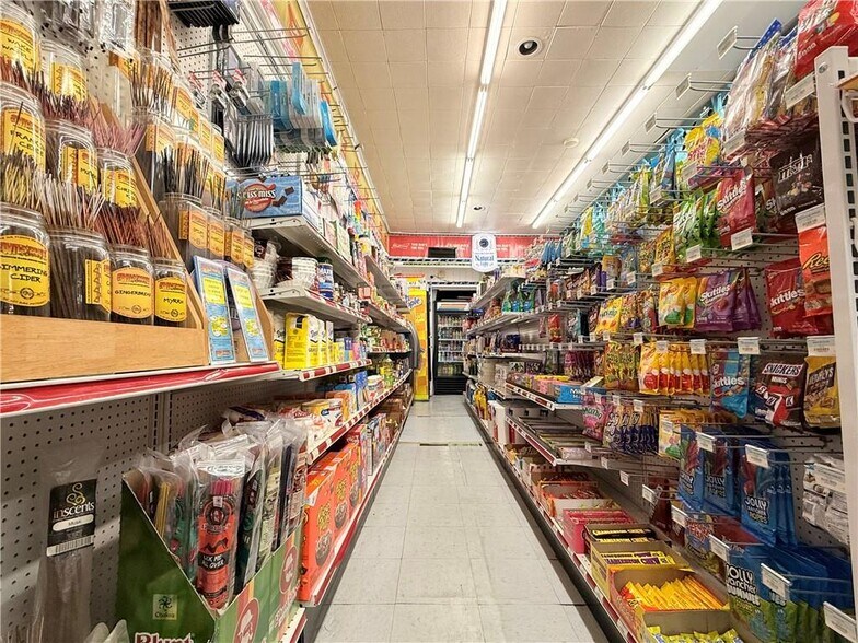 More Photos Of 406 Walnut St, Elmira Convenience Store For Sale
